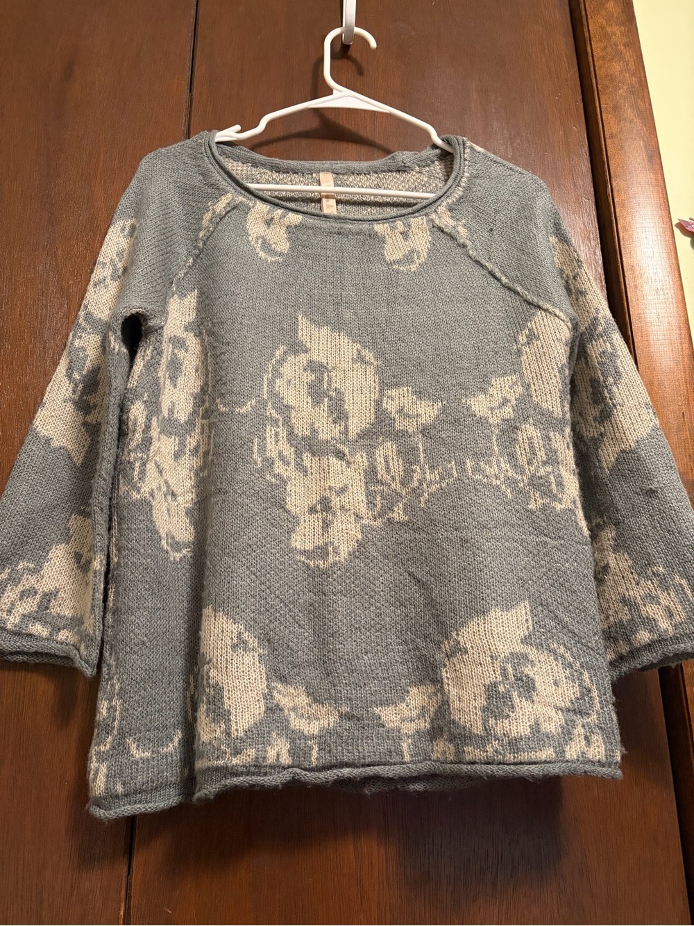 Women’s Gray and Cream Floral Knit Sweater
